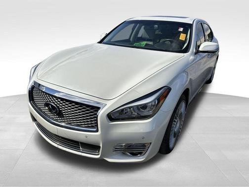2017 INFINITI Q70L 3.7