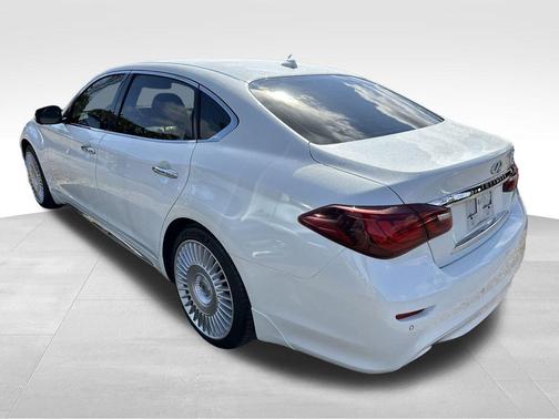 2017 INFINITI Q70L 3.7