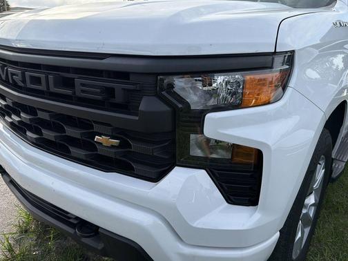 Summit White 2024 Chevrolet Silverado 1500 Custom