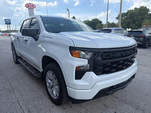 Summit White 2024 Chevrolet Silverado 1500 Custom