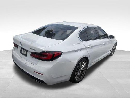 2021 BMW 530 i