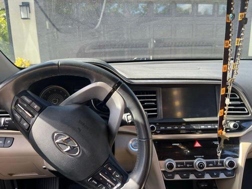 2020 Hyundai ELANTRA Limited