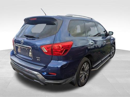 2018 Nissan Pathfinder SV