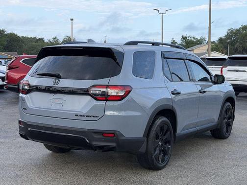 Sonic Gray Pearl 2026 Honda Pilot Black Edition