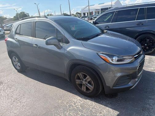 Steel Metallic 2019 Chevrolet Trax LT