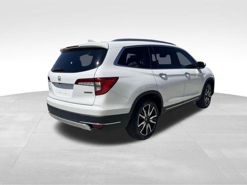 2022 Honda Pilot Touring 7-Passenger