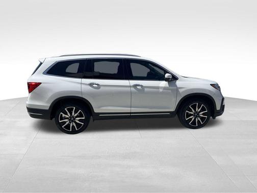 2022 Honda Pilot Touring 7-Passenger