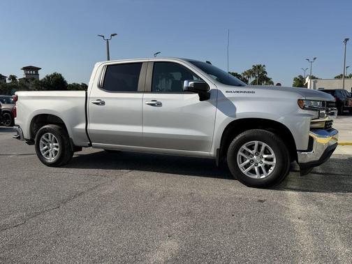 Silver Ice Metallic 2019 Chevrolet Silverado 1500 LT