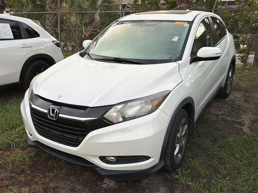 White 2017 Honda HR-V EX