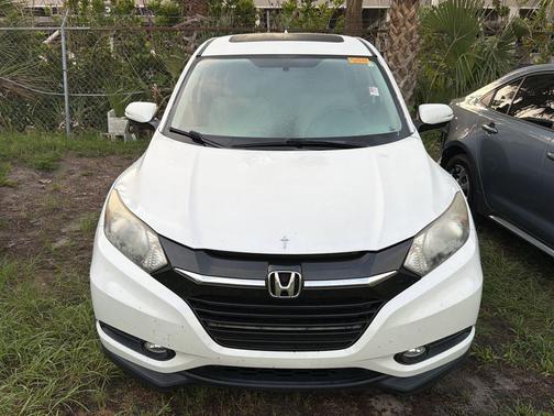 White 2017 Honda HR-V EX