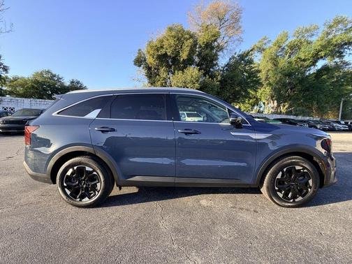 Midnight Black 2025 Kia Sorento S