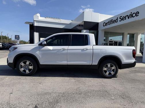 Platinum White Pearl 2026 Honda Ridgeline RTL