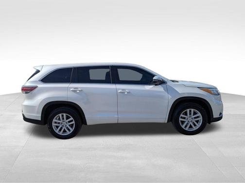 2015 Toyota Highlander LE