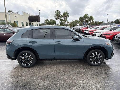 Pearl 2027 Honda HR-V EX-L