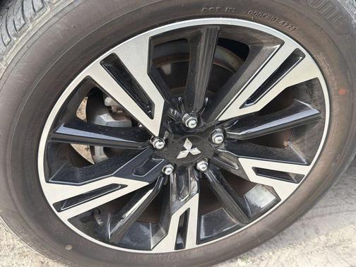Alloy Silver Metallic 2025 Mitsubishi Eclipse Cross SEL