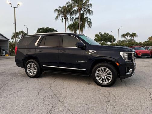 Midnight Blue Metallic 2021 GMC Yukon SLT
