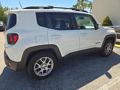 Alpine White Clearcoat 2019 Jeep Renegade Latitude