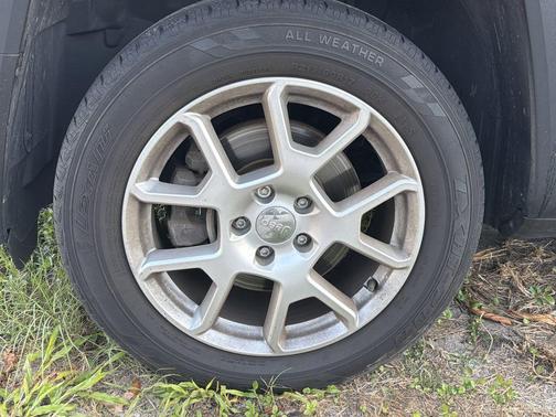 Alpine White Clearcoat 2019 Jeep Renegade Latitude