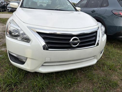 Pearl White 2015 Nissan Altima 2.5 S
