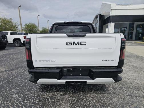 2025 GMC Sierra EV Denali