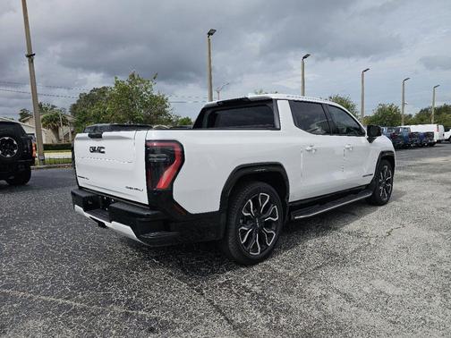 2025 GMC Sierra EV Denali