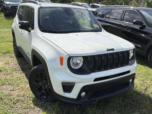 Alpine White Clearcoat 2023 Jeep Renegade Altitude