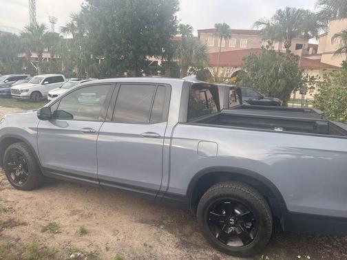 Sonic Gray Pearl 2025 Honda Ridgeline Black Edition