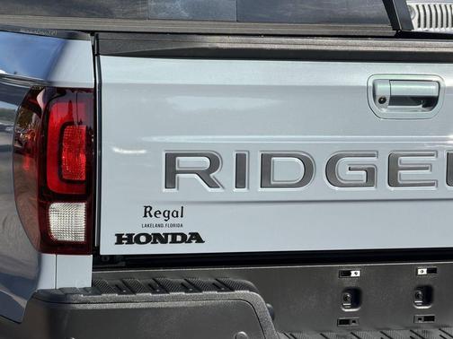 Sonic Gray Pearl 2025 Honda Ridgeline Black Edition