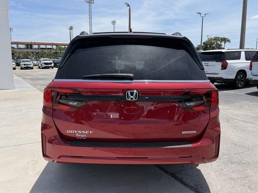 Radiant Red Metallic II 2026 Honda Odyssey Touring