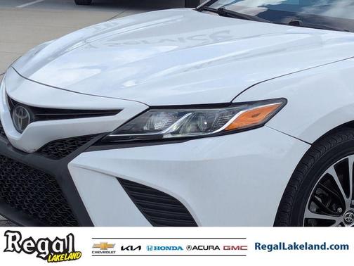 2020 Toyota Camry SE