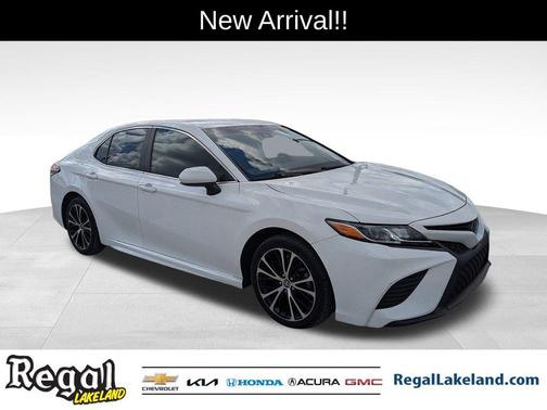 2020 Toyota Camry SE