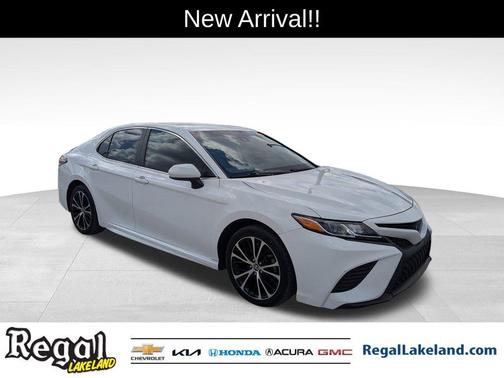 2020 Toyota Camry SE