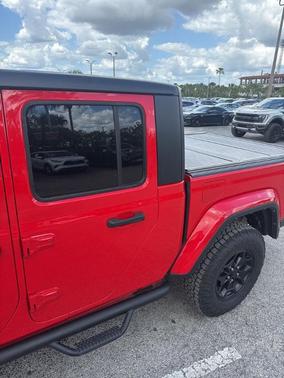 Firecracker Red Clearcoat 2022 Jeep Gladiator Sport