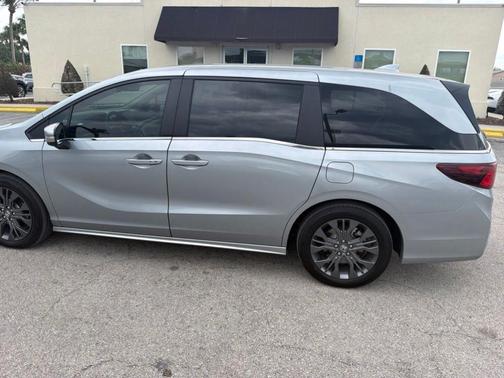 Solar Silver Metallic 2026 Honda Odyssey Touring