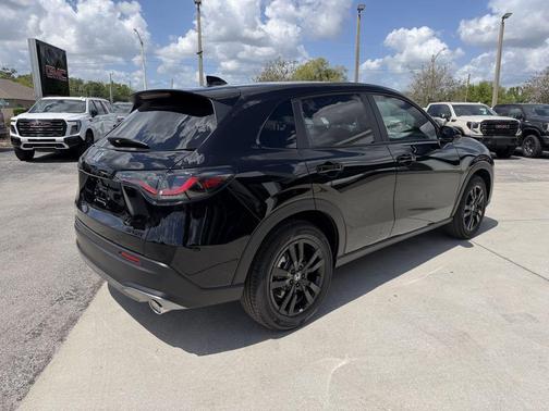 Crystal Black Pearl 2026 Honda HR-V Sport