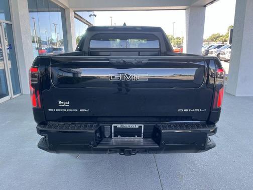 2025 GMC Sierra EV Denali