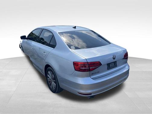 2015 Volkswagen Jetta 2.0L TDI SE w/Connectivity