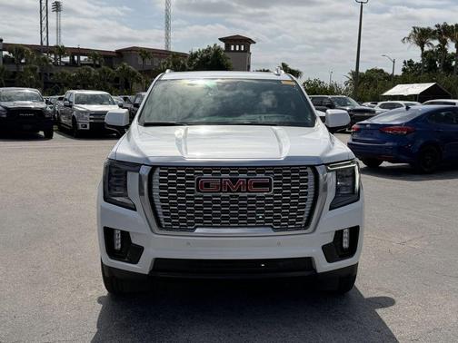 White Frost Tri-Coat 2023 GMC Yukon Denali