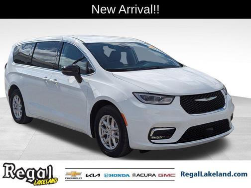 2024 Chrysler Pacifica Touring-L