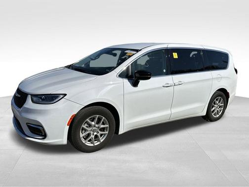 2024 Chrysler Pacifica Touring-L