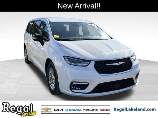 2024 Chrysler Pacifica Touring-L