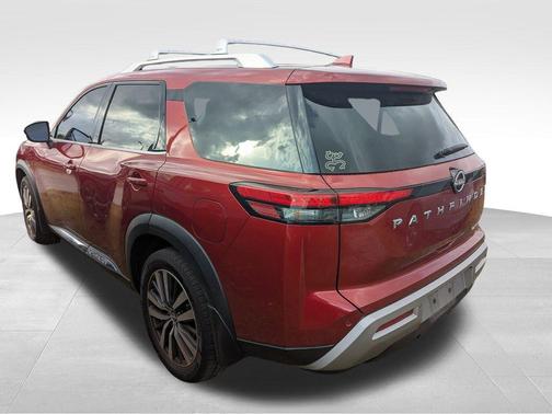 2022 Nissan Pathfinder Platinum
