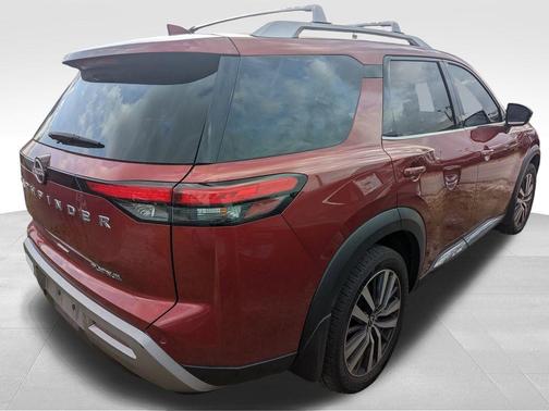 2022 Nissan Pathfinder Platinum