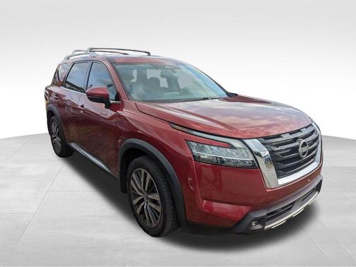 2022 Nissan Pathfinder Platinum