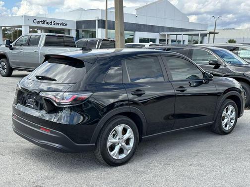 Crystal Black Pearl 2025 Honda HR-V LX