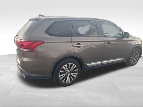2019 Mitsubishi Outlander SE
