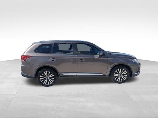 2019 Mitsubishi Outlander SE