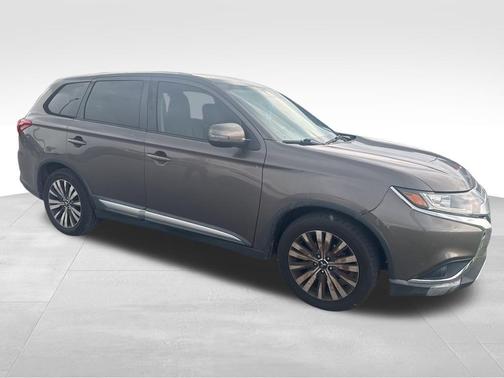2019 Mitsubishi Outlander SE