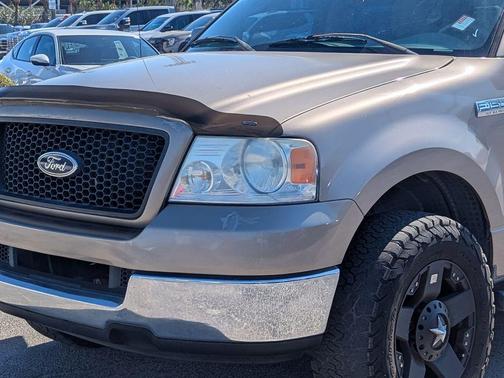 2005 Ford F-150 XLT SuperCrew