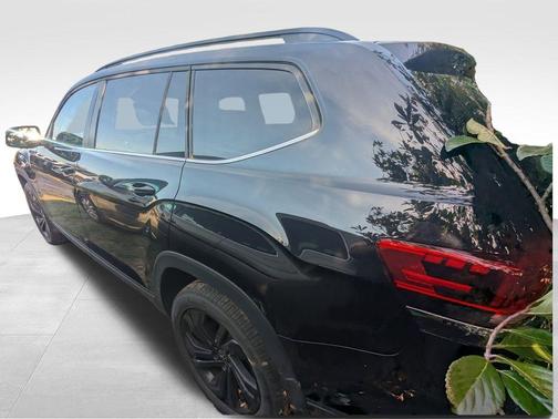 2023 Volkswagen Atlas 2.0T SE w/Technology